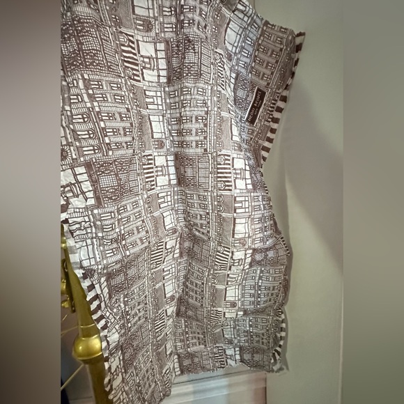 Henri Bendel Wrapping Paper Tissue Paper 🤍🤎 2 sheets - Picture 8 of 14